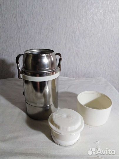 Термос с металлической колбой. 1л