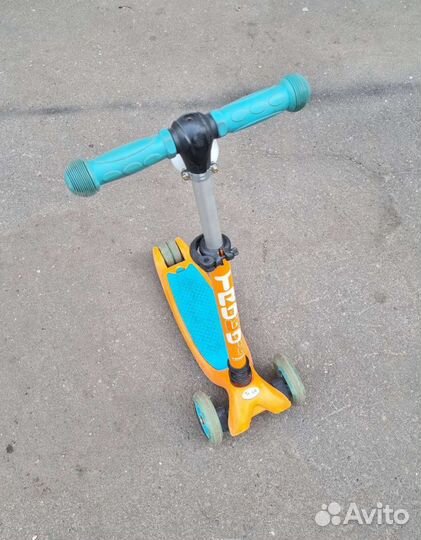 Детский самокат кикборд Trolo Maxi