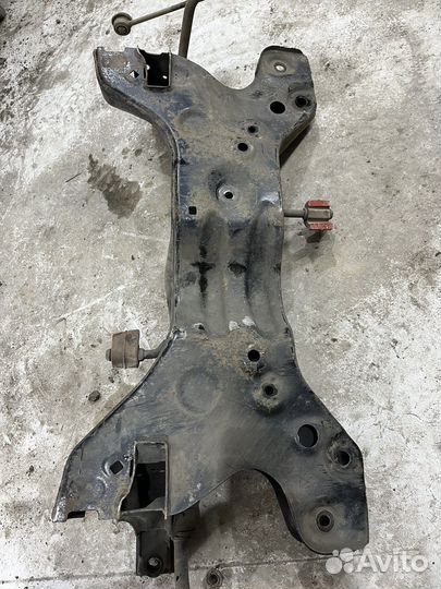 Подрамник двигателя Volkswagen polo sedan