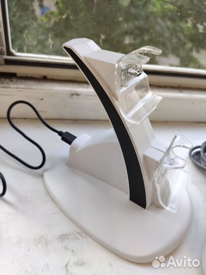 Док станция