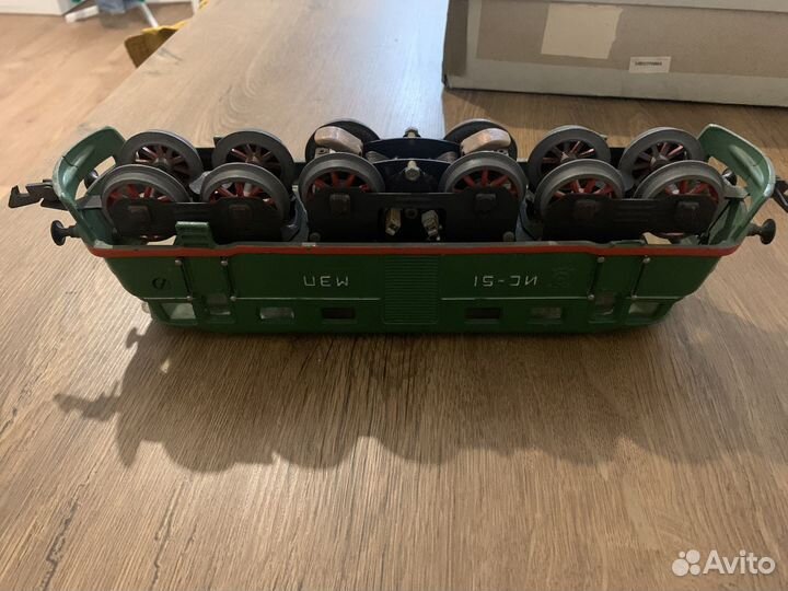 Электрический локомотив ис-51