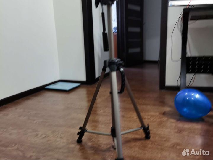 Штатив для фотоаппарата continent a3