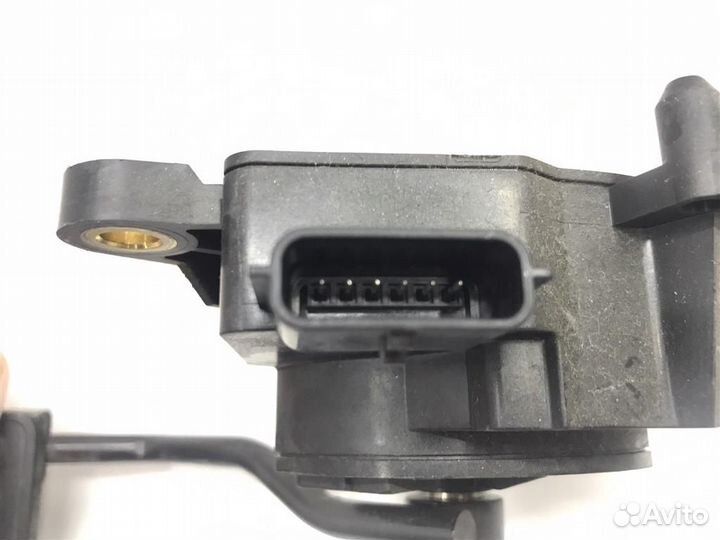 Педаль газа Nissan Qashqai (J10) 2006 - 2010