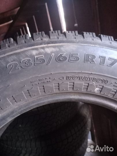 Bridgestone Blizzak Ice 235/65 R17