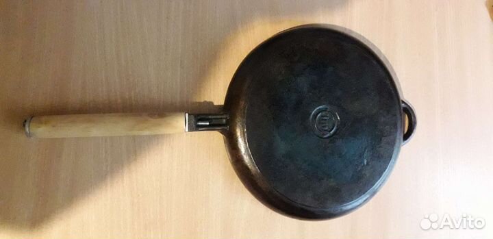 Чугунная сковорода
