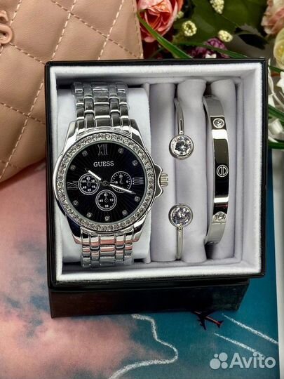 Часы Guess женские с браслетами