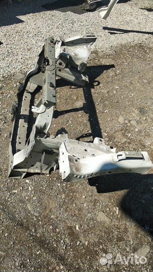 Телевизор Nissan Leaf ZE0 EM61 2014