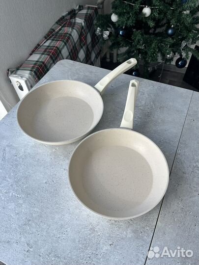Набор сковородок 24 и 26 см