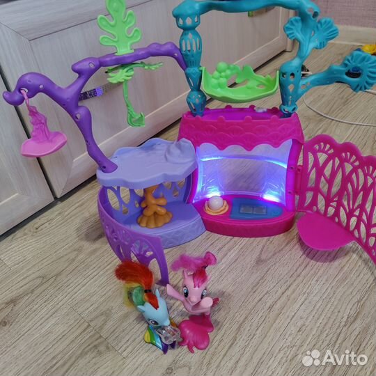 Замок пони русалок