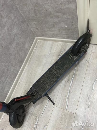 Самокат взрослый электрический бу Tribe