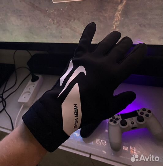 Перчатки Nike