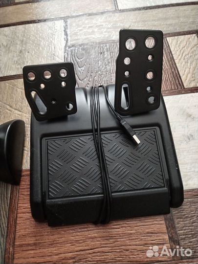 Игровой руль с педалями и коробкой передач