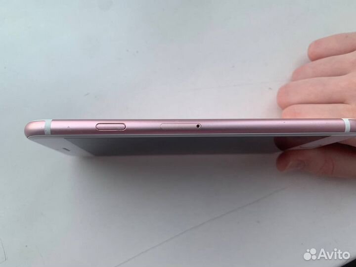 Телефон iPhone 6s
