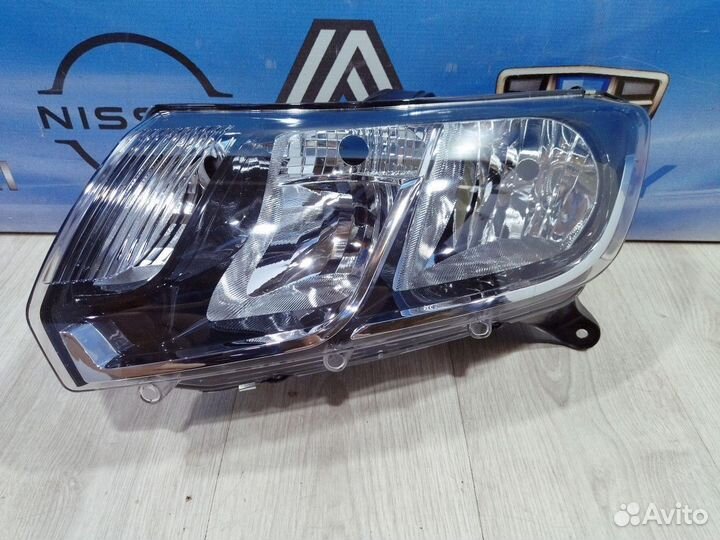 Фара Renault sandero 2 Лев
