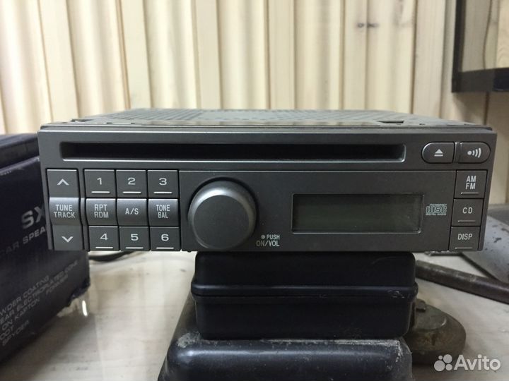 Продаётся магнитофон с Subaru Forester sg5 2004 го