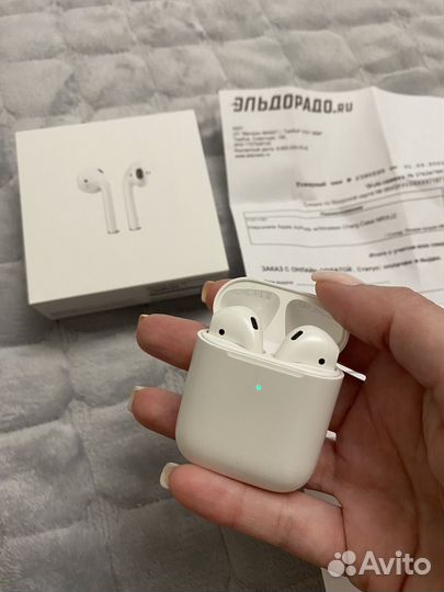 Наушники Apple AirPods w/Wireless Charg. Case