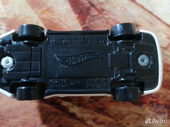 Машинка хот вилс порш рарера 1996