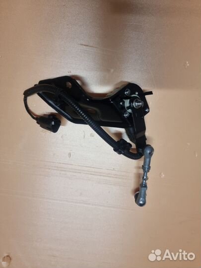 Датчик уровня подвески Toyota Land Cruiser Prado