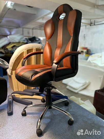 Компьютерное кресло в натуральной коже