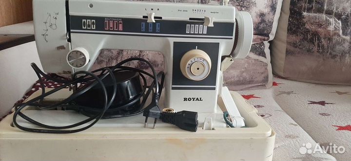 Швейная машинка royal