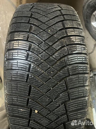 Pirelli Ice Zero FR 255/55 R18 25VR