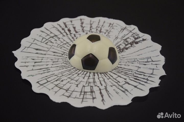 Наклейка на стекло машины