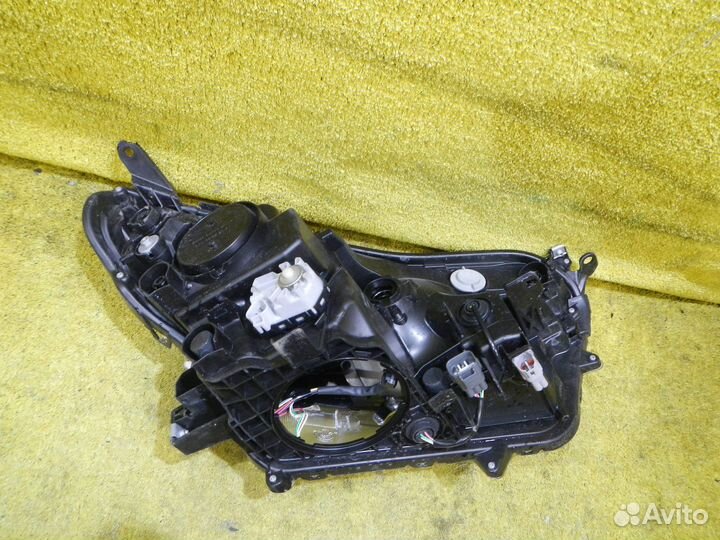 Фара левая Toyota RAV4