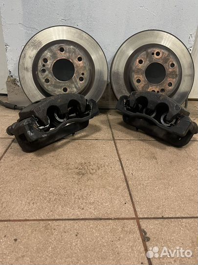 Суппорта тормозные передние Escalade