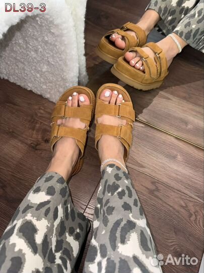 Сандали UGG Classic