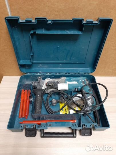 Перфоратор Makita HR2470F