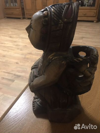 Статуэтка из дерева