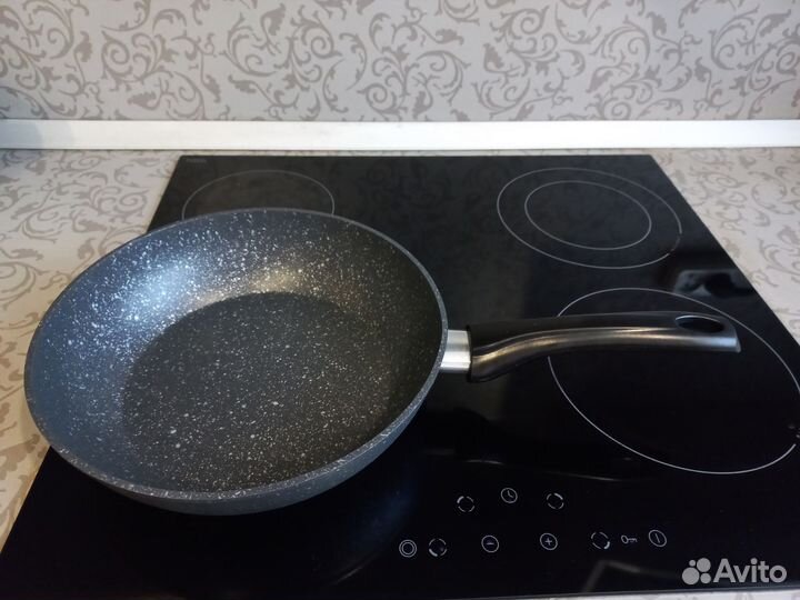Сковорода 26см(новая)