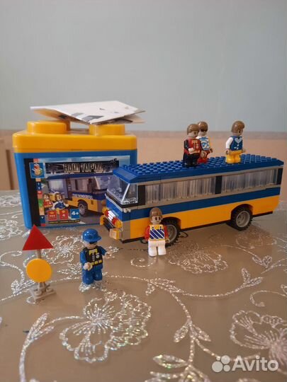 Конструктор Лего 1 toy Наш город автобус