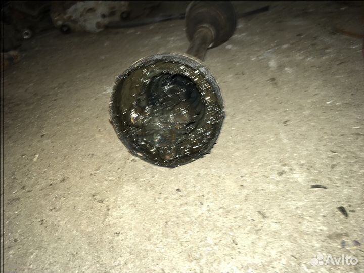 Полуось левая Ford Mondeo Форд Мондео