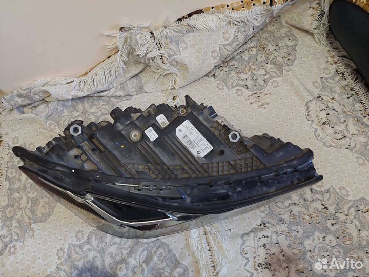 Продам правую фару на BMW X2 F39. Оригинал