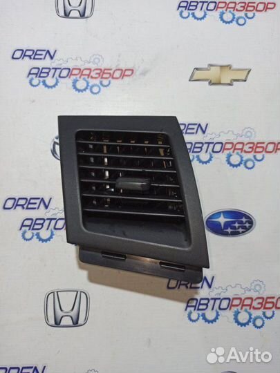 Дефлектор воздушный передний левый Mitsubishi