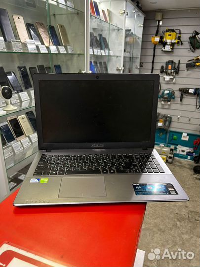 Ноутбук Asus X550C
