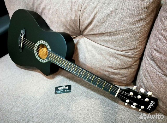 Гитара с чехлом объявление продам