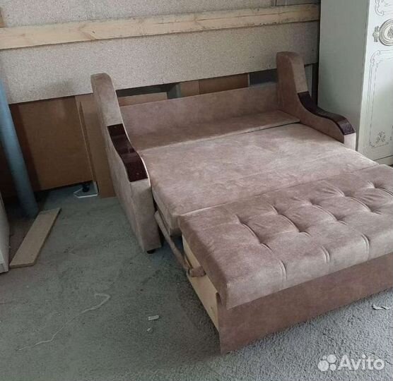 Прямой мини диван в наличии