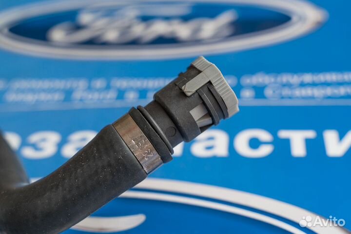 Патрубок печки впускной Форд Фокус 2 1.8-2.0