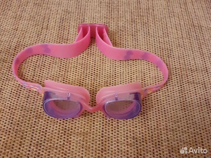 Купальник для девочки и очки