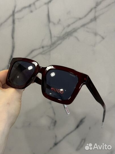 Солнцезащитные очки Hugo boss