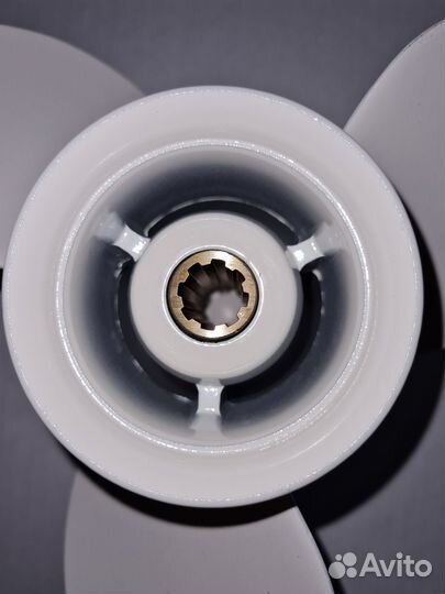 Винт Yamaha 9.9-15 3x9 1/4x11