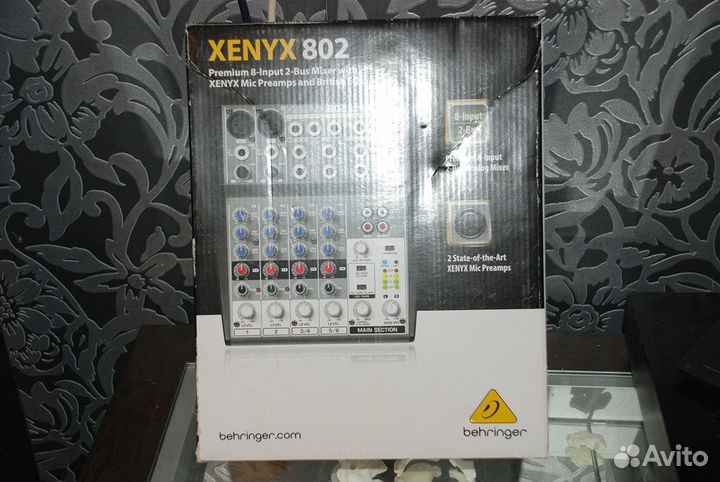 Пульт микшерный Behringer Xenyx 802