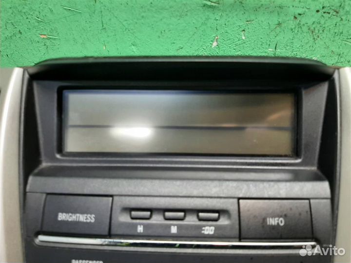 Панель управления отопителя Lexus RX300 (MCU35) 2