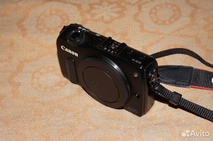 Canon EOS M Body или Kit