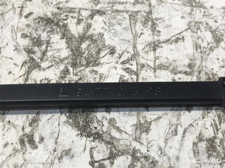 Поводок стеклоочистителя передний правый Chevrole