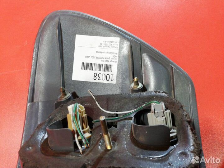 Фонарь задний левый Toyota Ipsum ACM26W 2AZ-FE