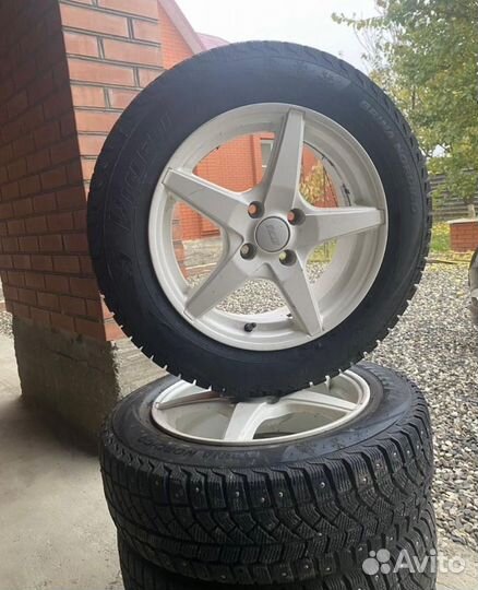 Зимняя резина 185 65 r15 4 колеса
