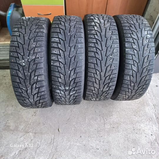 Hankook Winter I'Pike 215/65 R16